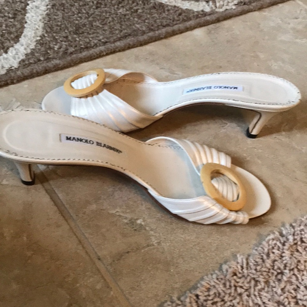 Manolo blahnik sandal with short heel